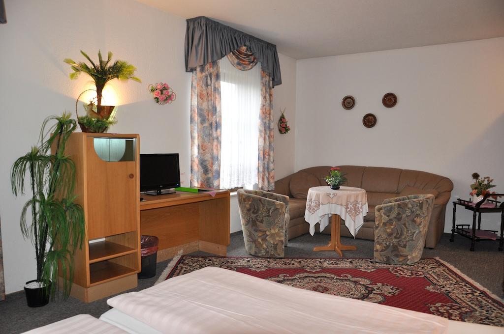 Hotel Fasold Sulzfeld  Room photo