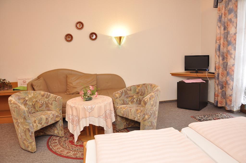 Hotel Fasold Sulzfeld  Room photo